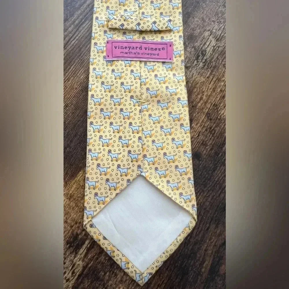 Vineyard Vines | Patriotic donkey silk tie.